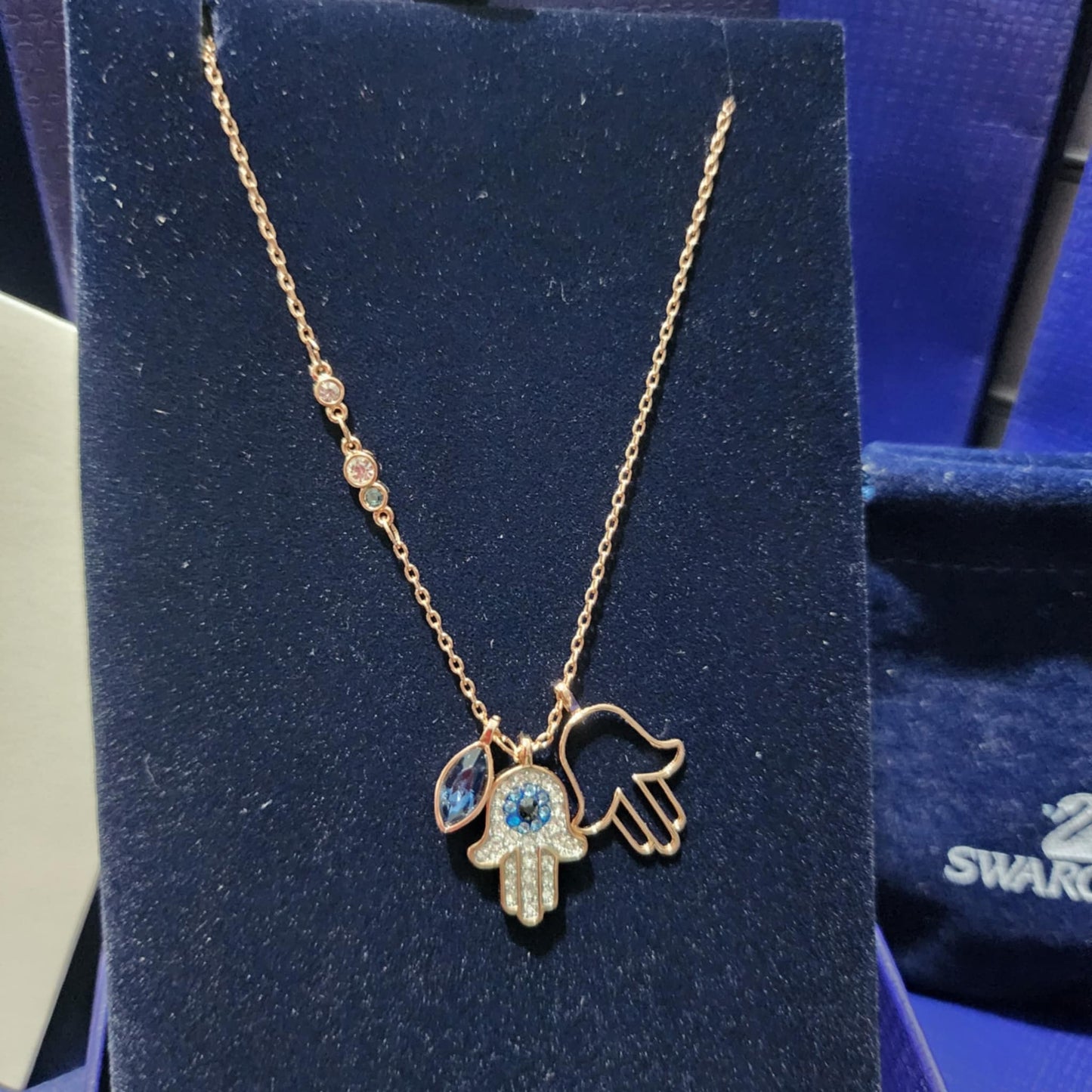 COLLAR SWAROVSKI DIJE COLGANTE MANO DE FATIMA HAMSA MISTICO + KIT DE REGALO