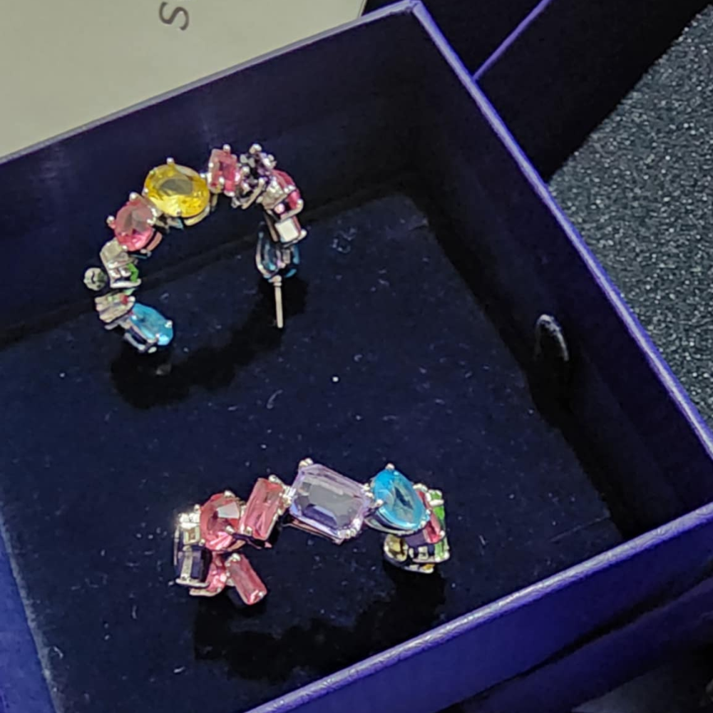 ARETES PENDIENTES GEMA MULTI COLOR SWAROVSKI ARO + KIT DE REGALO