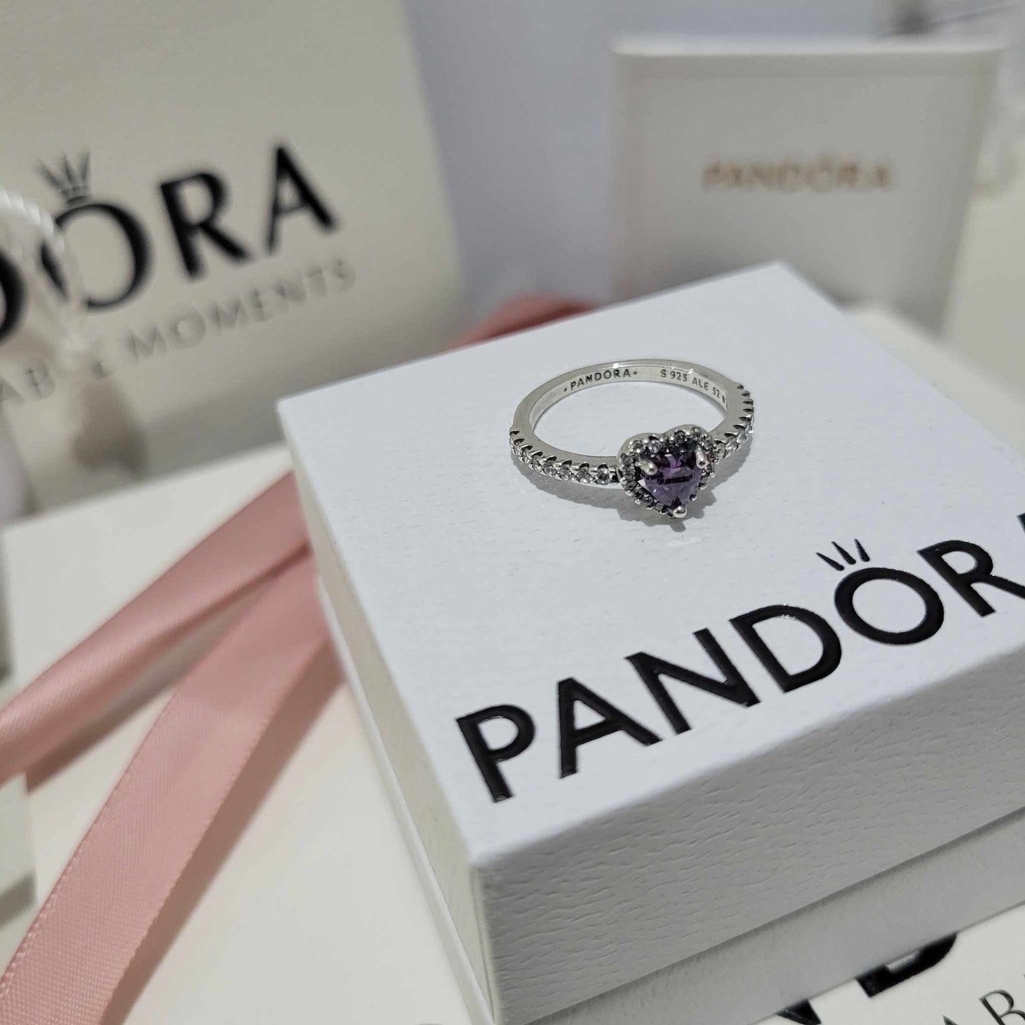 PANDORA RAISED HEART PURPLE RING + GIFT KIT
