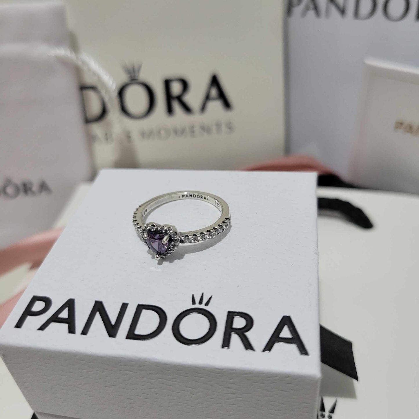 PANDORA RAISED HEART PURPLE RING + GIFT KIT