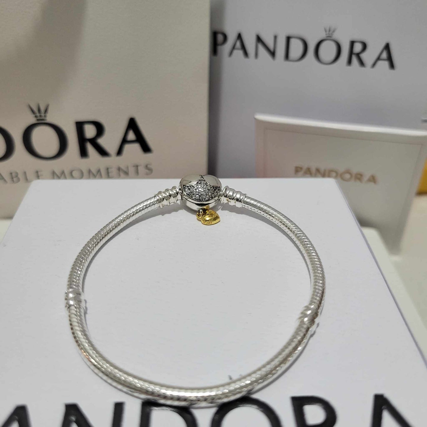 PANDORA MOMENTS DISNEY HEART BRACELET + GIFT KIT