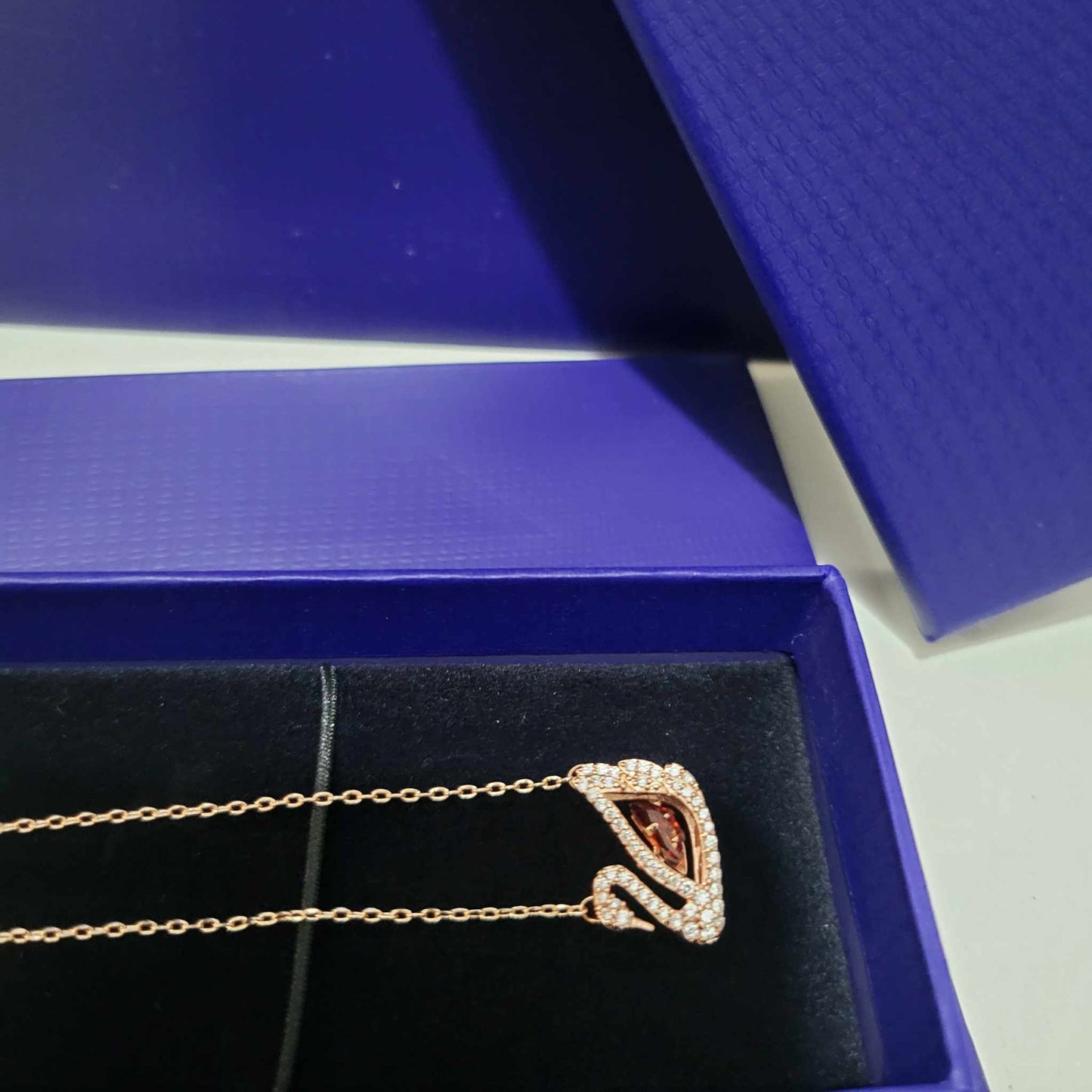 DANCING SWAN SWAROVSKI NECKLACE ROSE GOLD RHODIUM + GIFT KIT