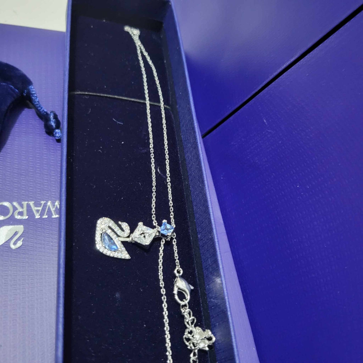 DAZZLING SWAN NECKLACE SWAROVSKI CRYSTAL + GIFT KIT
