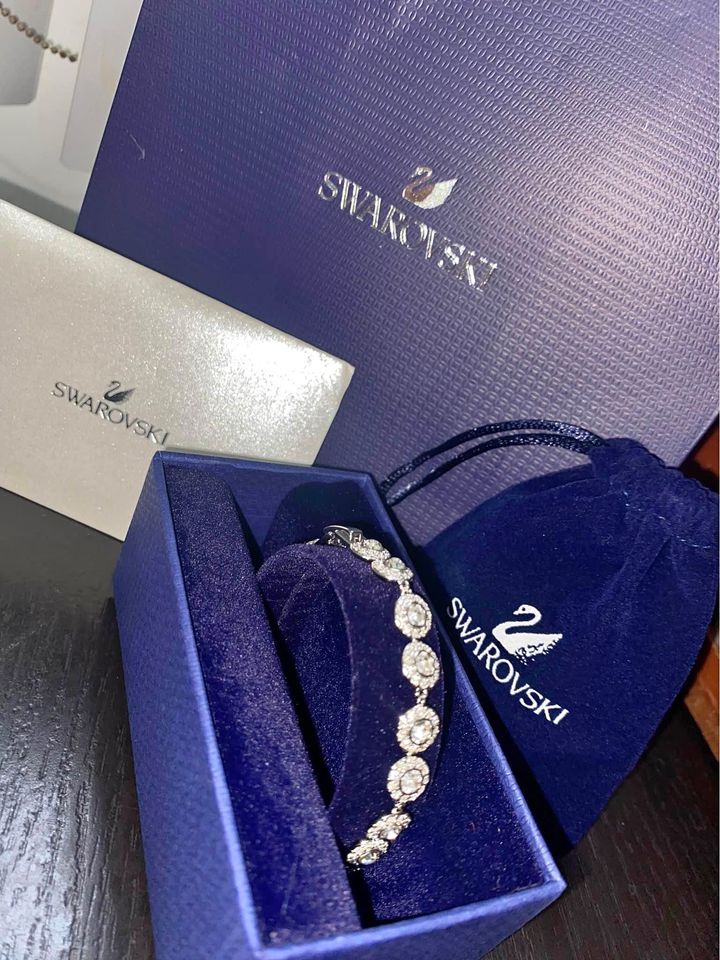 SWAROVSKI CRYSTAL TENNIS ANGELIC HALO BRACELET + GIFT KIT