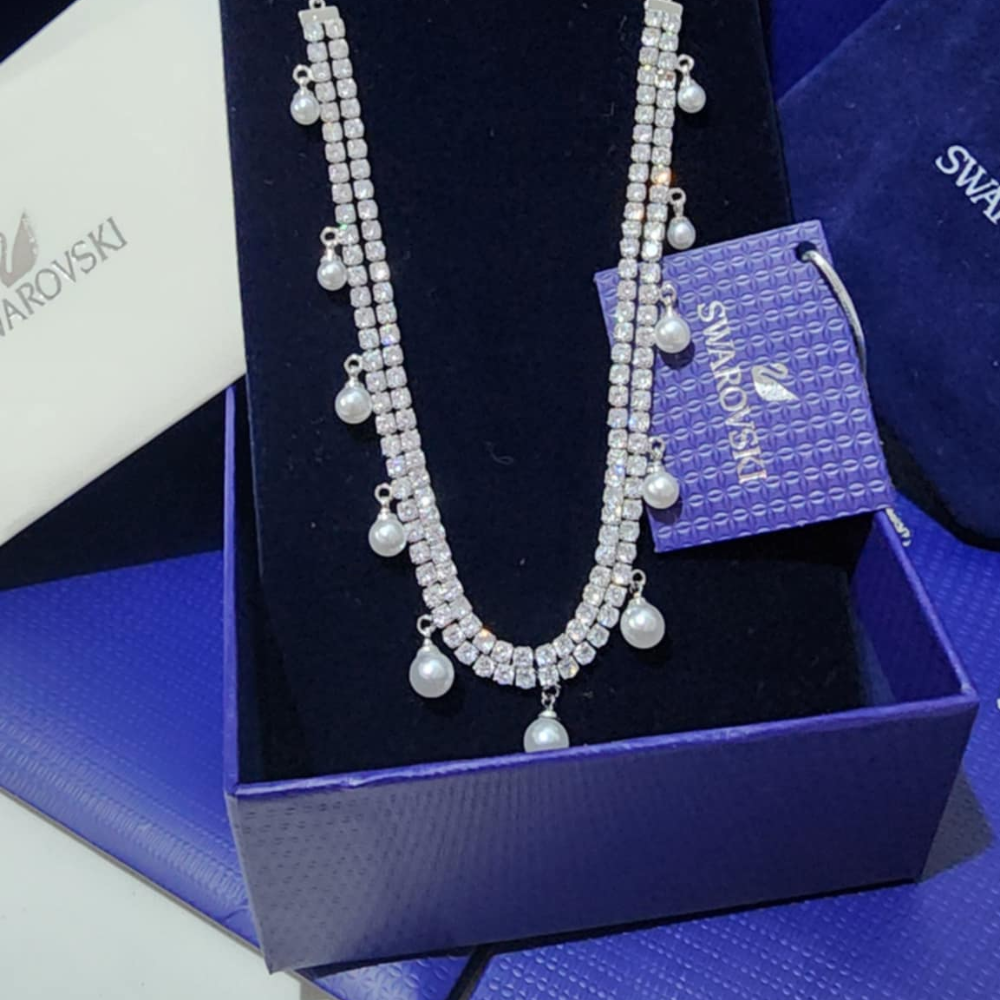 COLLAR GARGANTILLA SWAROVSKI ARIANA GRANDE PERLA DE CRISTAL TALLA REDONDA + ACCESORIOS