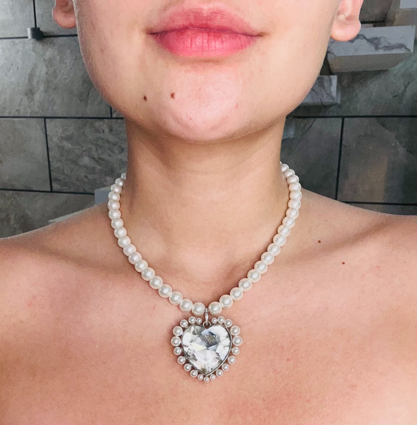 COLLAR SWAROVSKI ARIANA GRANDE CRISTALES CRYSTAL PEARL PERLAS TALLA DE CORAZON GRANDE