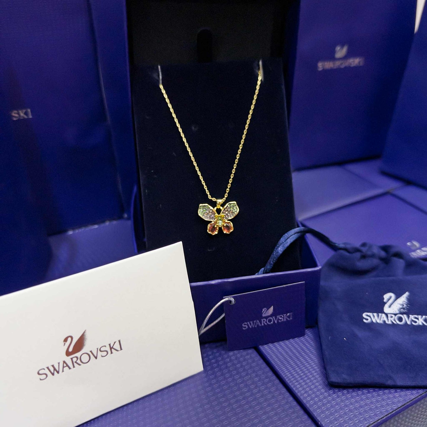 COLLAR COLGANTE SWAROVSKI IDYLLIA MARIPOSA BUTTERFLY CRISTALES MULTI COLOR + KIT DE REGALO