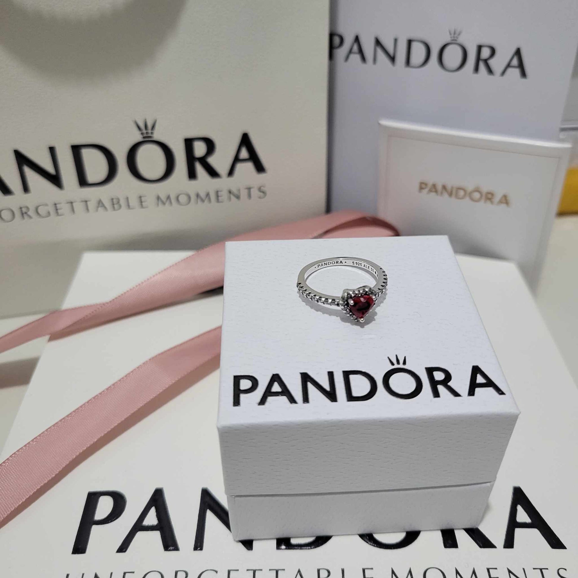 OFERTA CONJUNTO COLLAR ANILLO ARETE DE CORAZÓN ROJO PANDORA