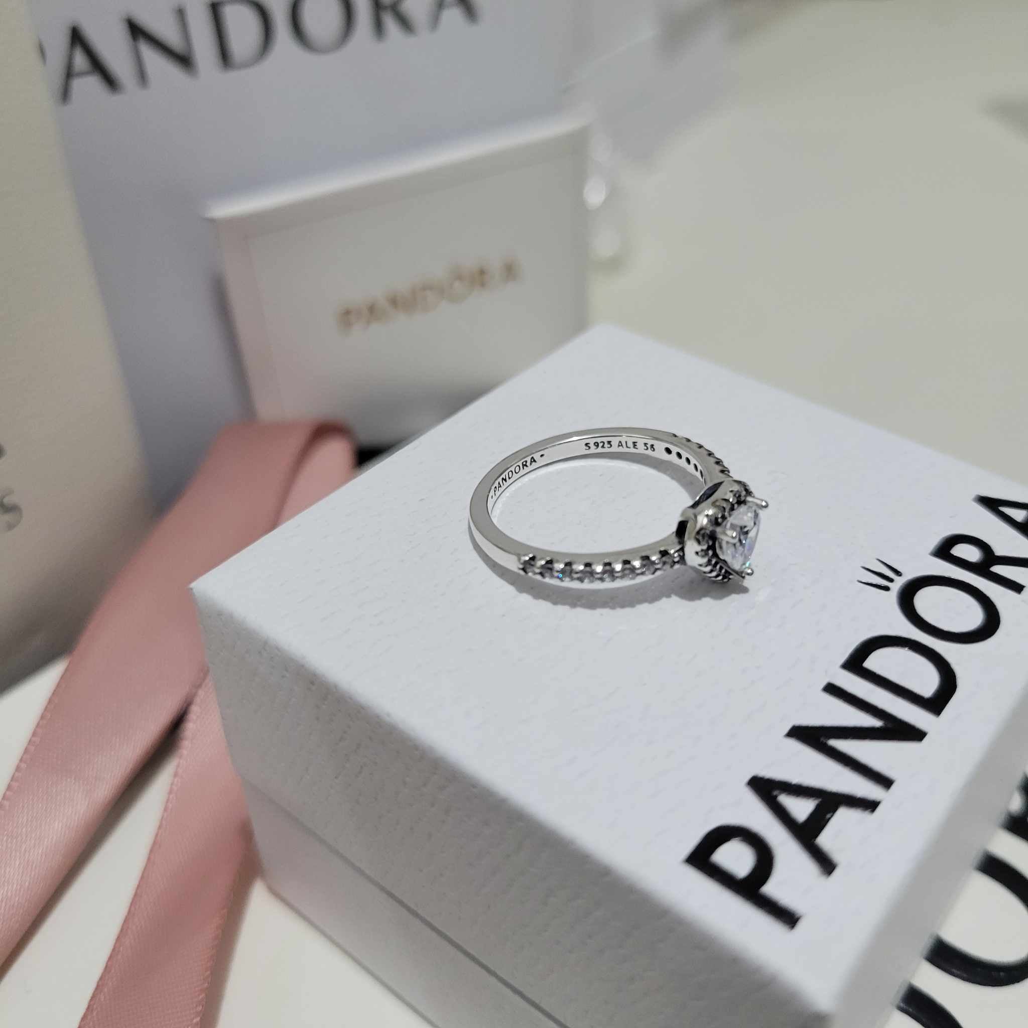 ANILLO PROMESA PANDORA CORAZON ELEVADO + KIT DE REGALO