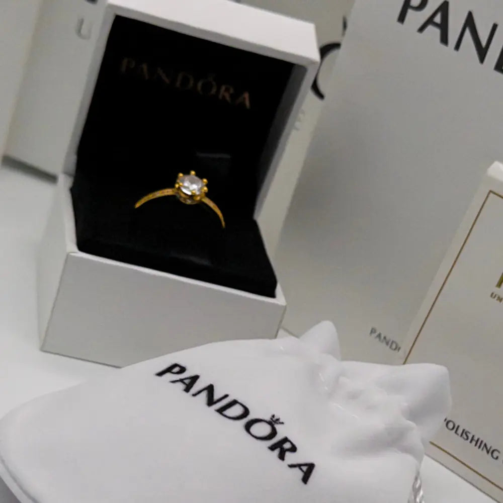 ANILLO COMPROMISO PANDORA DORADO CORONA TRANSPARENTE + KIT DE REGALO ZOCALO ONLINE