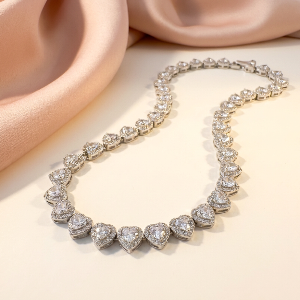 COLLAR SWAROVSKI TENIS CORAZONES BLANCOS ARIANA GRANDE + KIT DE REGALO ZOCALO ONLINE