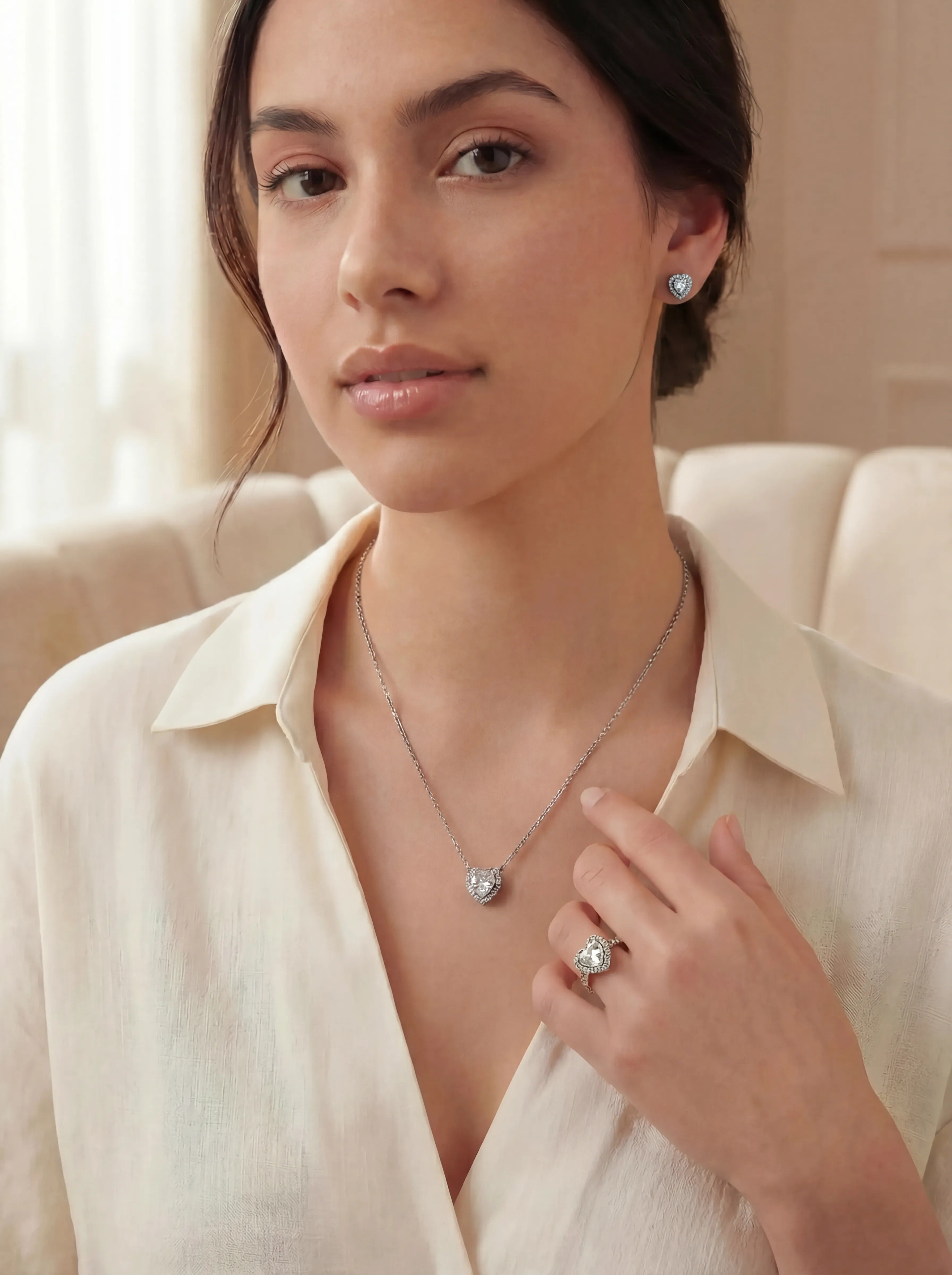 SET CONJUNTO CORAZON ELEVADO PLATEADO ANILLO + COLLAR + ARETES PANDORA ZOCALO ONLINE