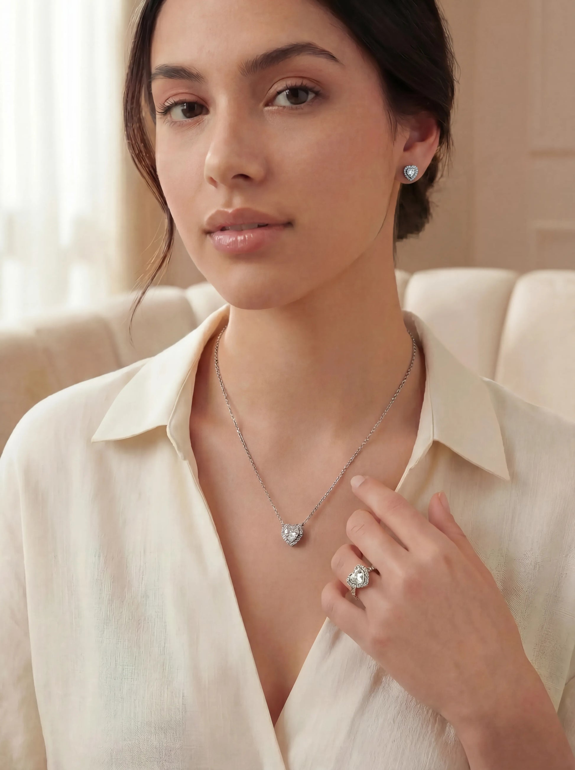 SET CONJUNTO CORAZON ELEVADO PLATEADO ANILLO + COLLAR + ARETES PANDORA ZOCALO ONLINE