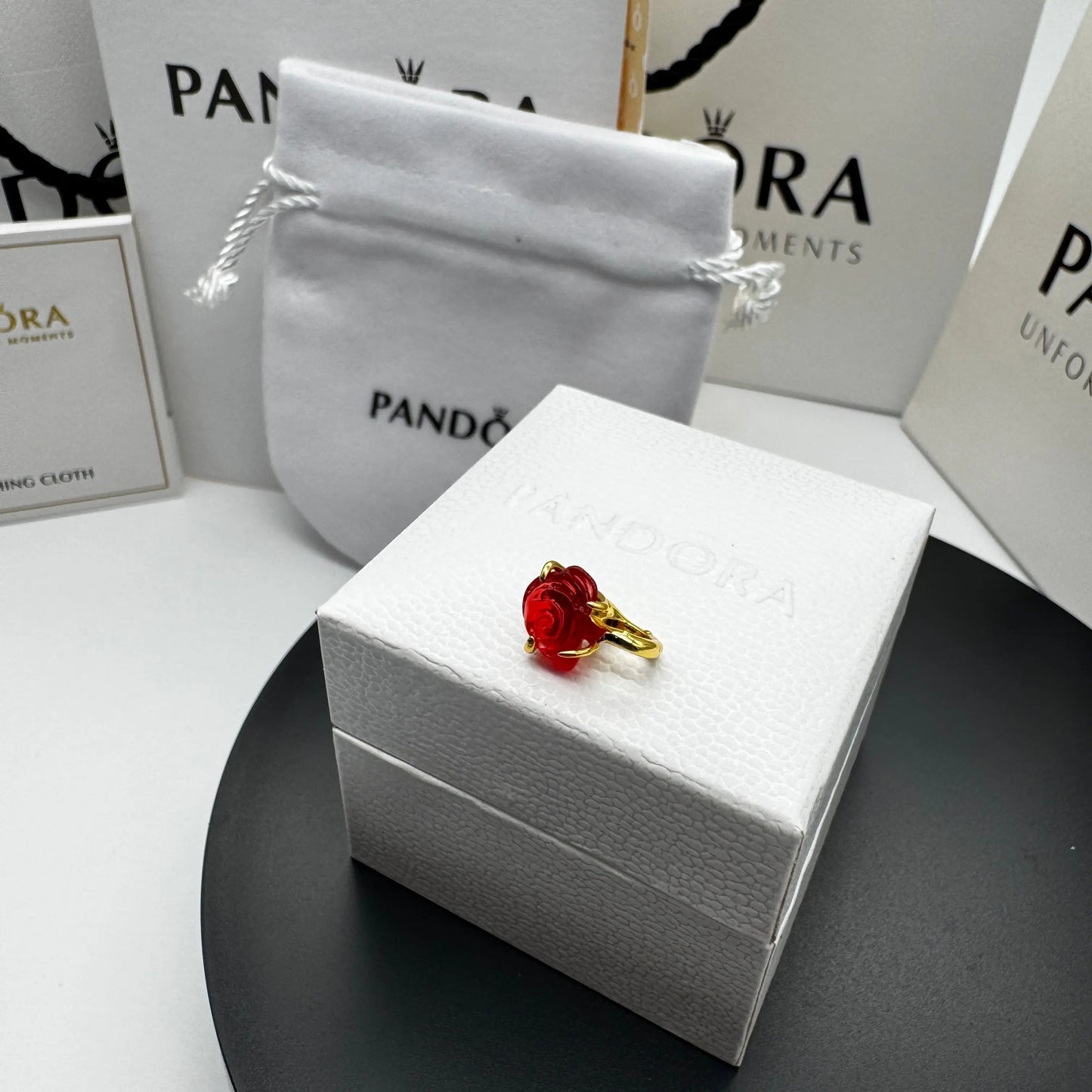 CHARM PANDORA COLGANTE ROSA ENCANTADA ROJA DISNEY BELLA Y BESTIA ORO 14K ZOCALO ONLINE