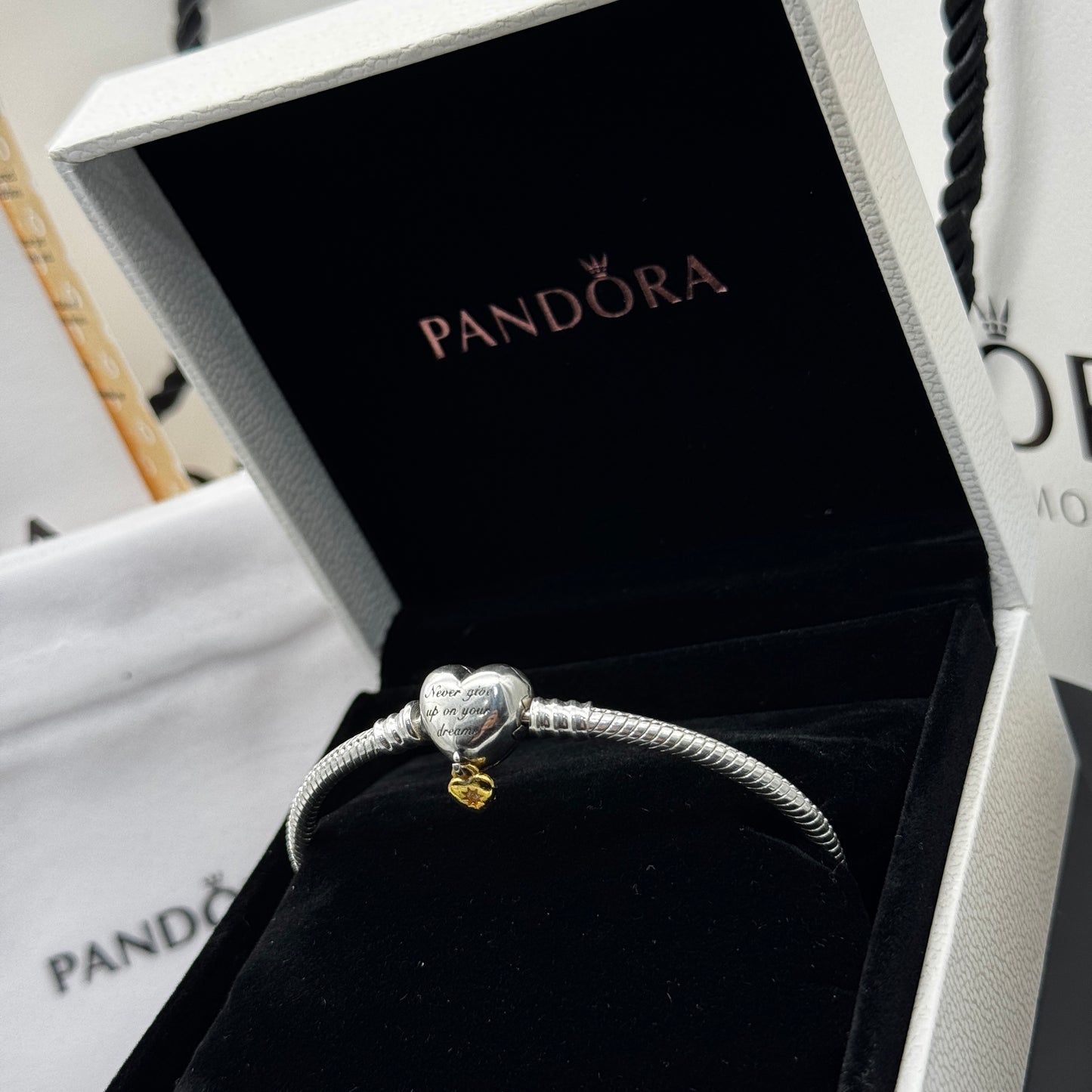 PANDORA MOMENTS DISNEY HEART BRACELET + GIFT KIT 