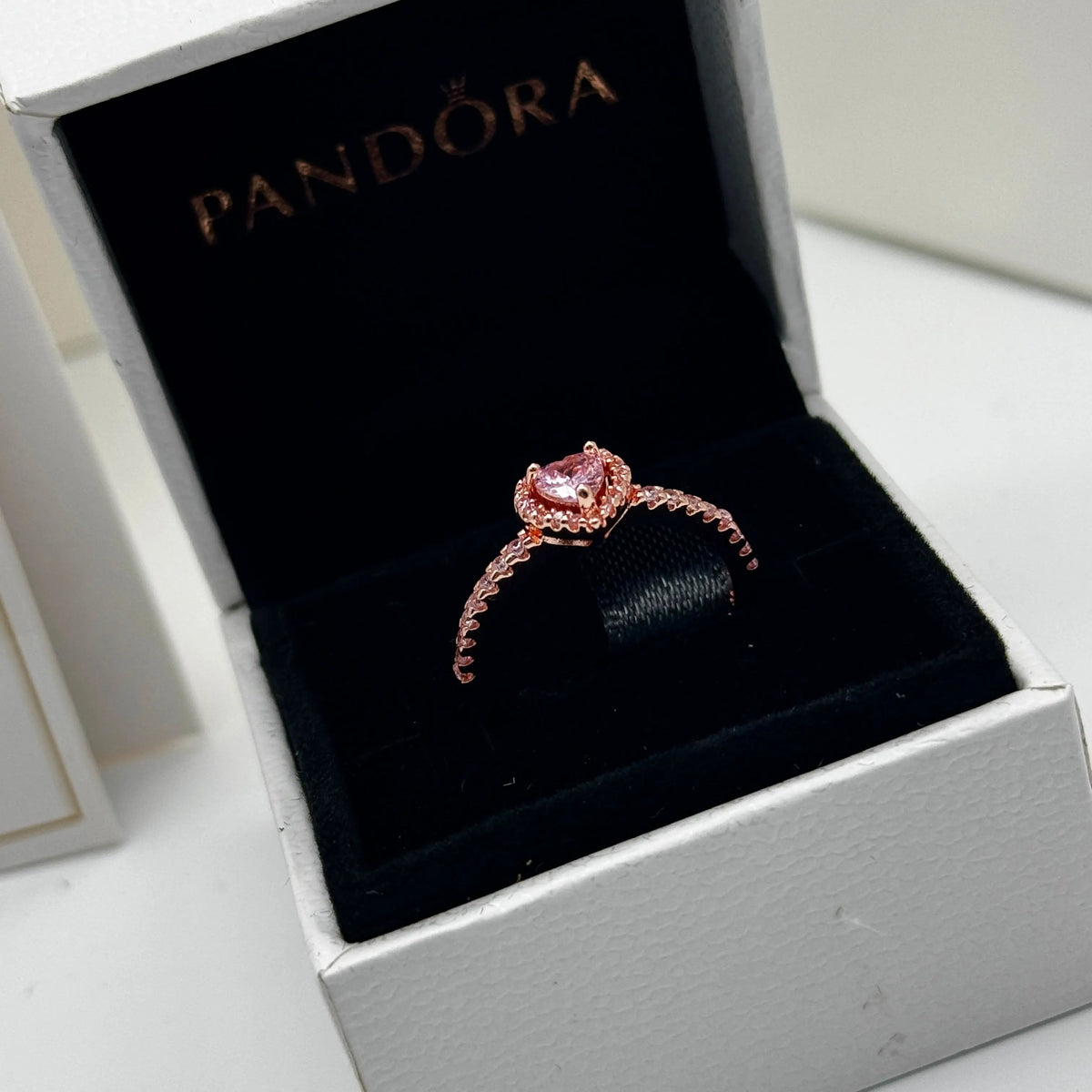 OFERTA - ANILLO DESLUMBRANTE CORAZON PANDORA ROSE GOLD – ZOCALO ONLINE