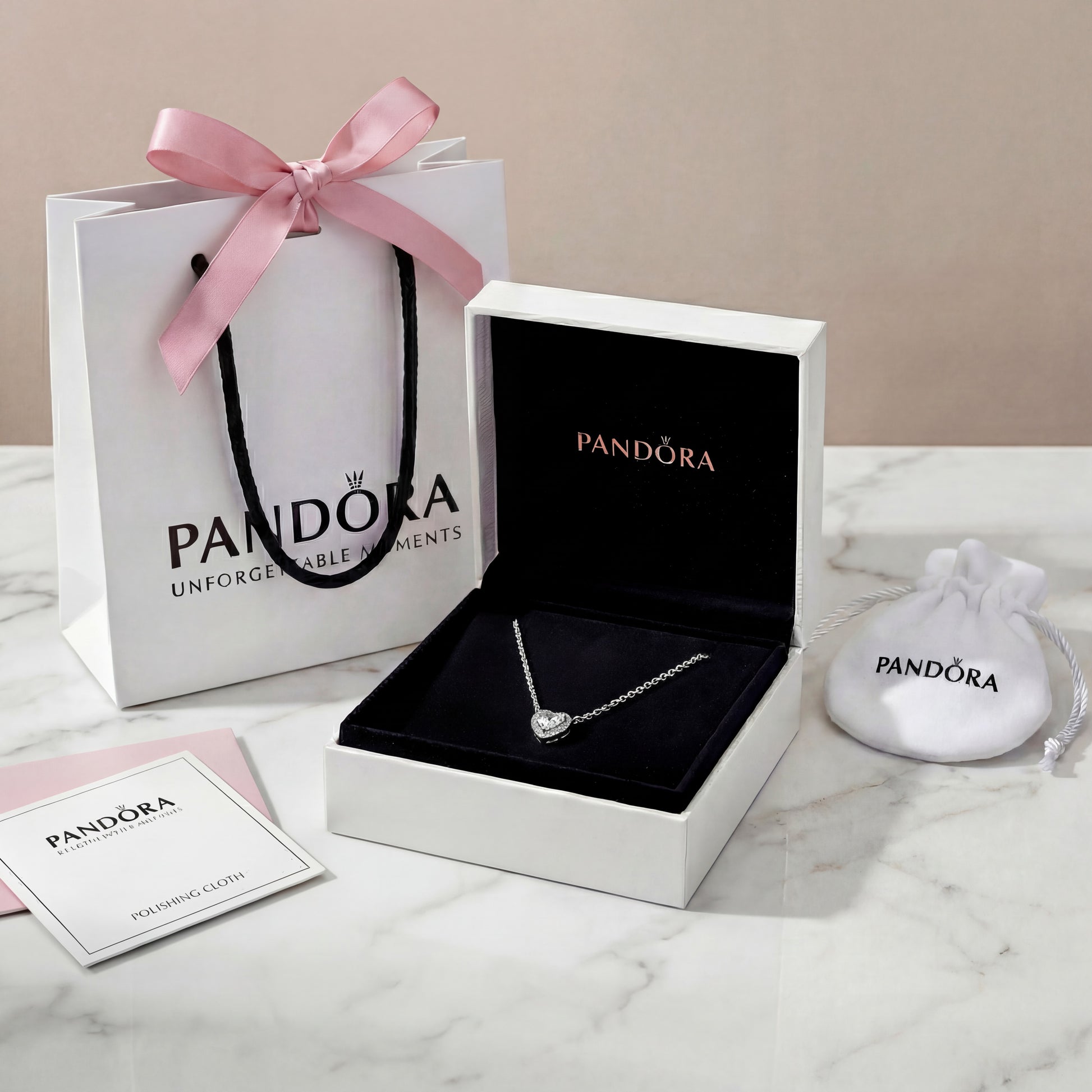COLLAR CORAZON ELEVADO PANDORA PLATA .925 + KIT DE REGALO ZOCALO ONLINE