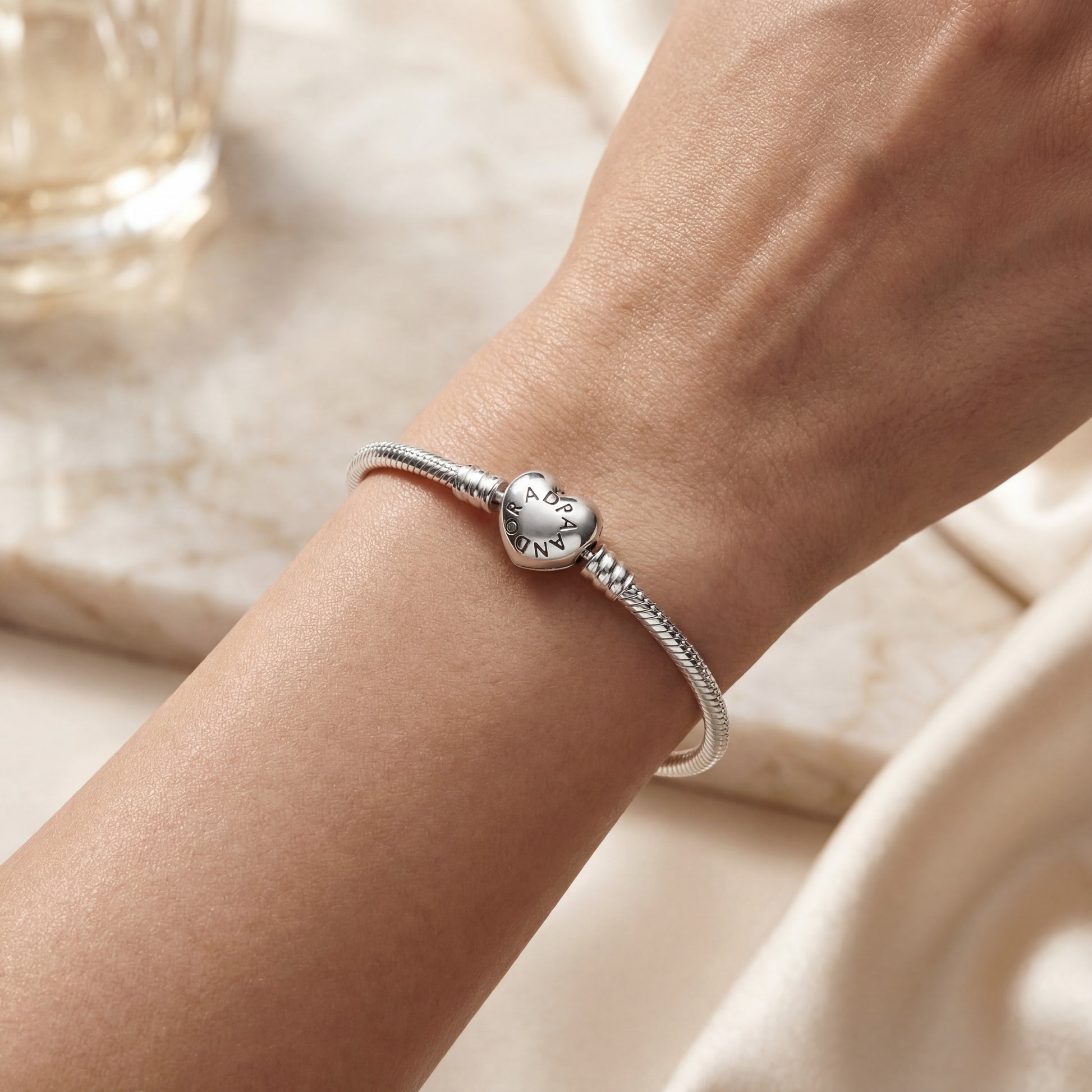 PULSERA BRAZALETE PANDORA MOMENTS CORAZON PLATA .925 + KIT DE REGALO ZOCALO ONLINE